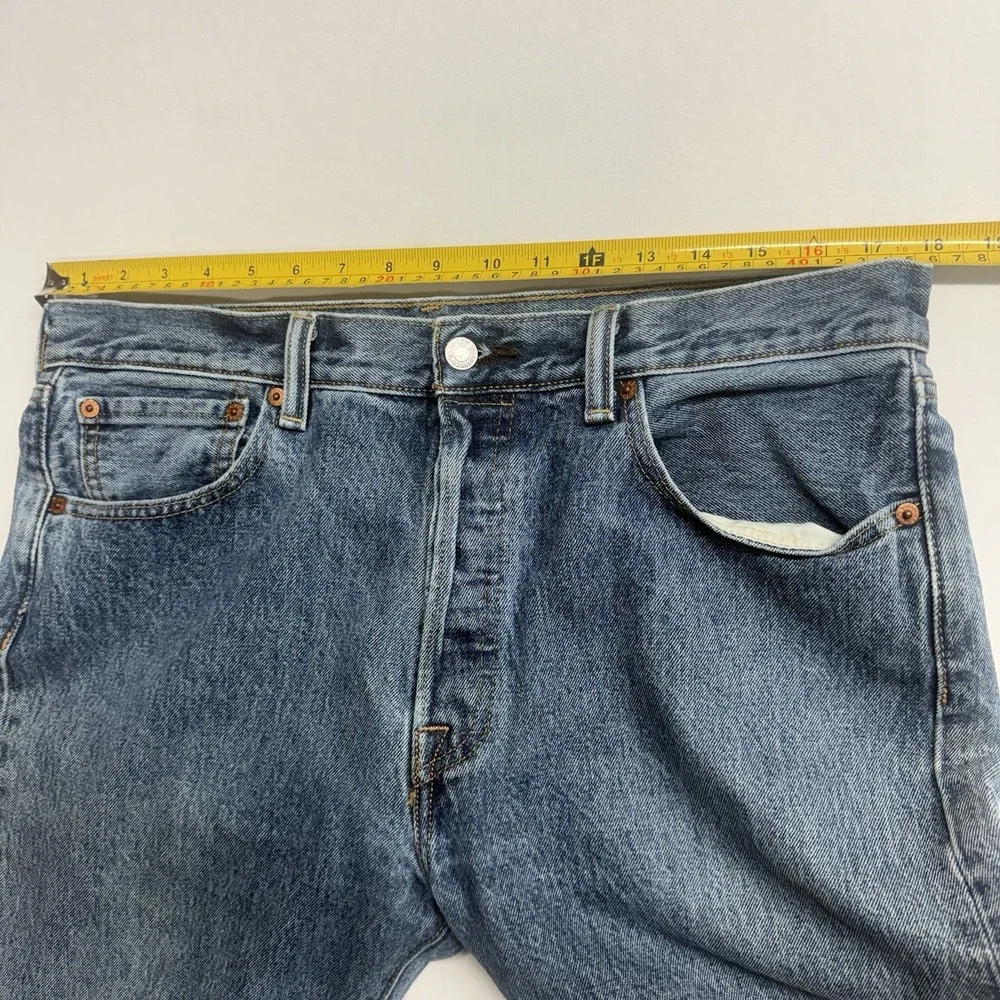 Levi's 501 Men's Jeans 34x34 Light Wash Button Fly Straight Leg Denim 00501-0193